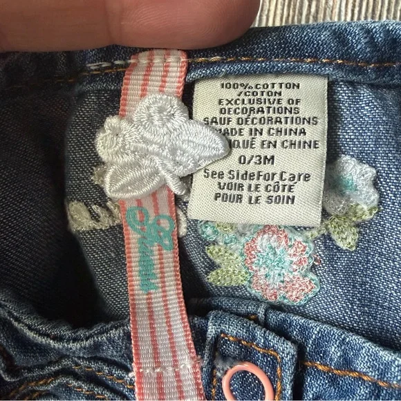 Guess Baby Embroidered Denim Dress Floral 0-3 Months Cottagecore - Picture 2 of 7